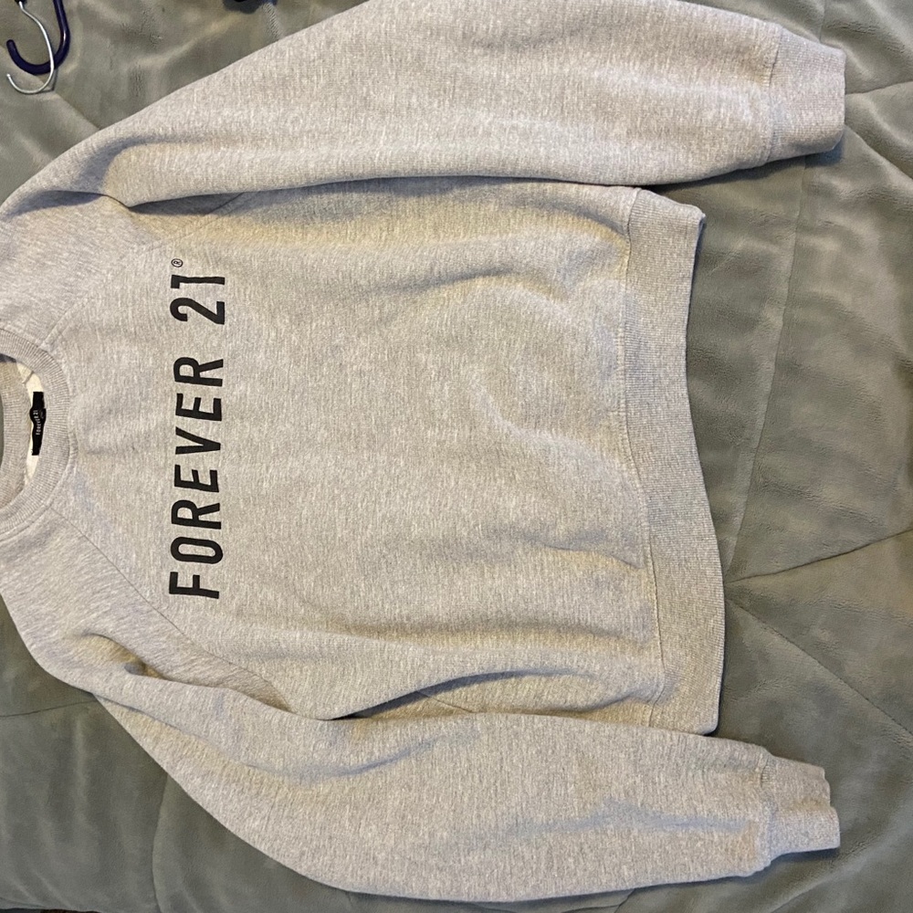 Forever 21 crewneck